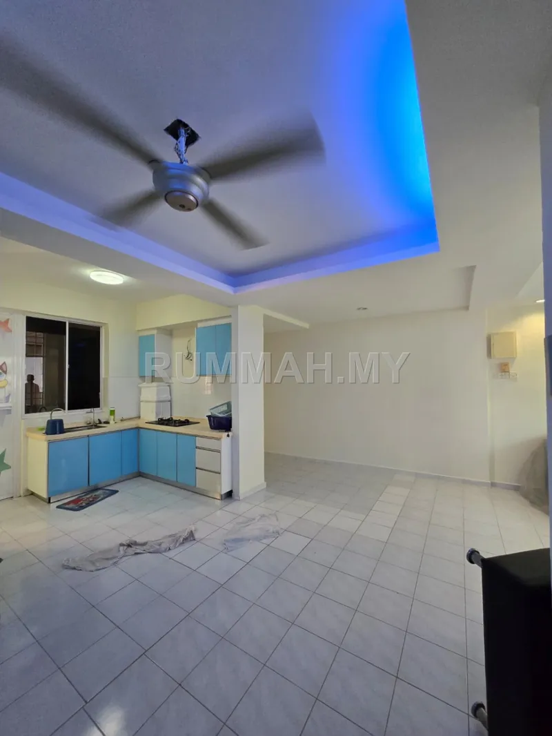 Kingfisher Series Condo at Greenlane For Sale