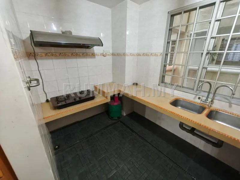 condo in Bandar Sunway, Selangor — photo 2