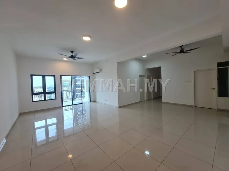 Grace Residence, Jelutong – Spacious Sea View Condominium for Rent