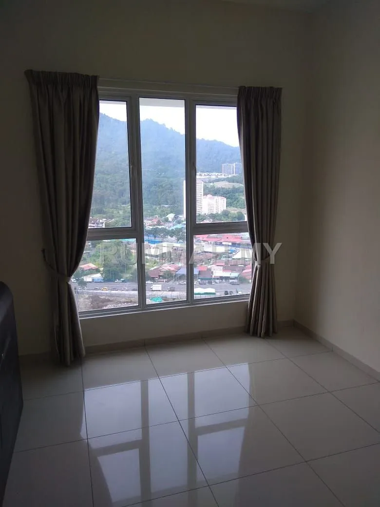 **Imperial Residence at Sungai Ara 1100sf 2carpark