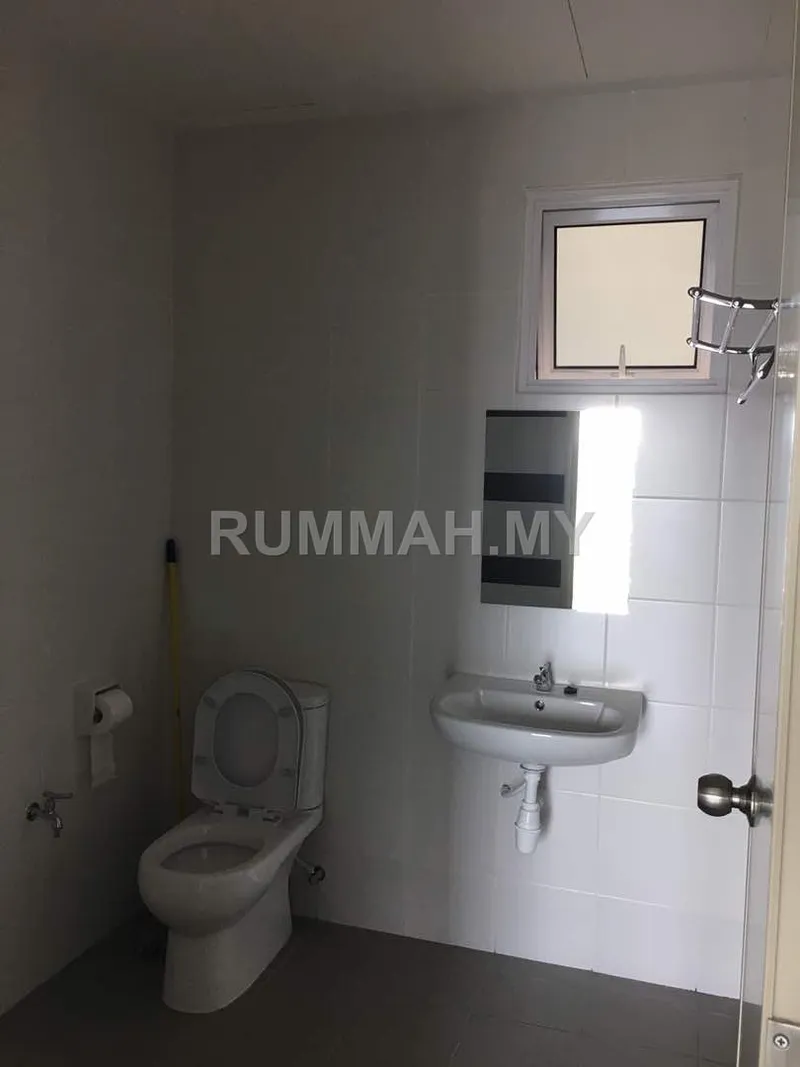 condo in Sungai Ara, Penang — photo 3