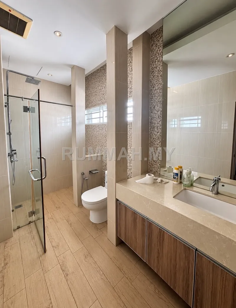 Shoplot for Rent @ Jalan Masjid Negeri, Green Lane | Freehold