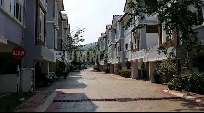 house in Bukit Jambul, Penang — photo 2
