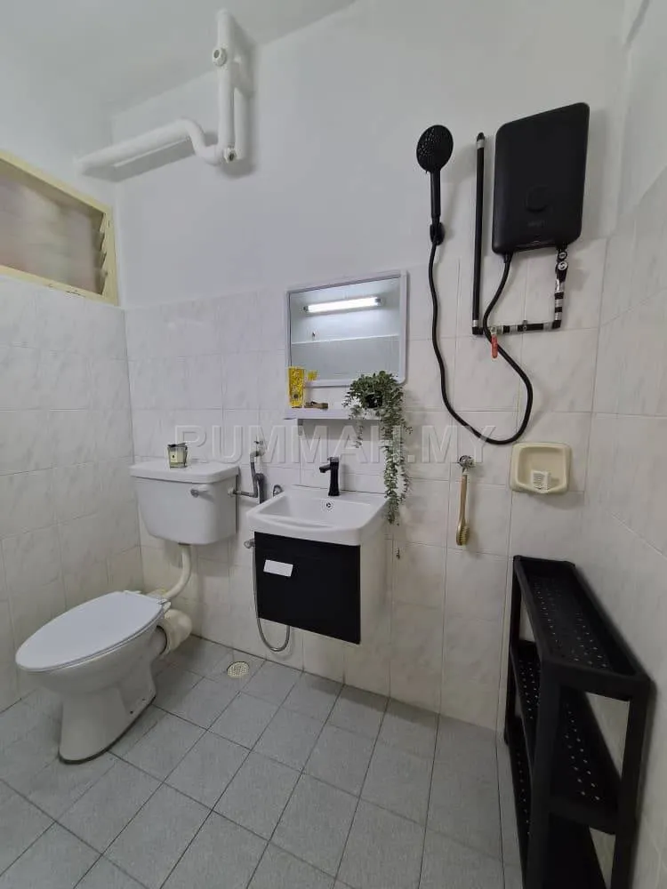 condo in Gelugor, Penang — photo 3