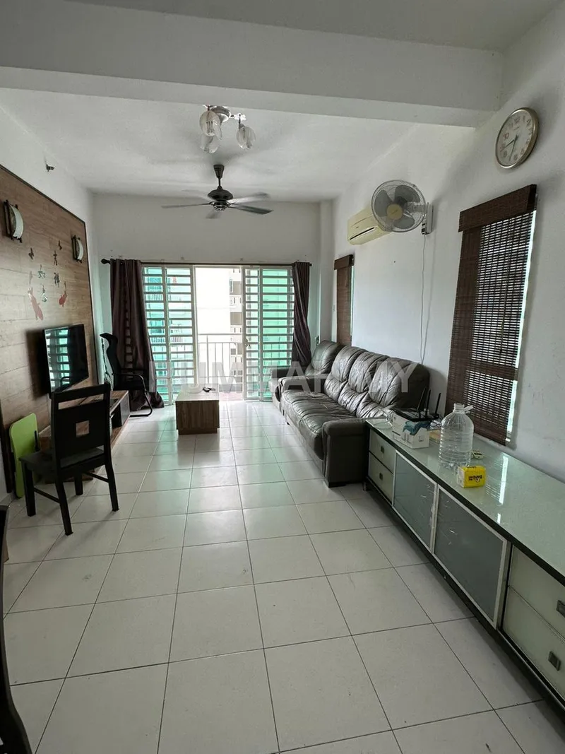 One World at Bayan Baru, 1460sft, Partially Furnished, 2 Car Parks