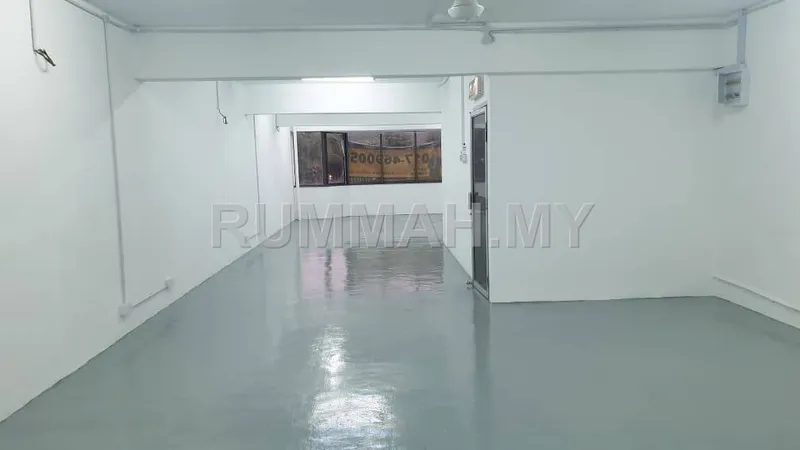 Jalan sungai dua opposite USM shop lot for rent