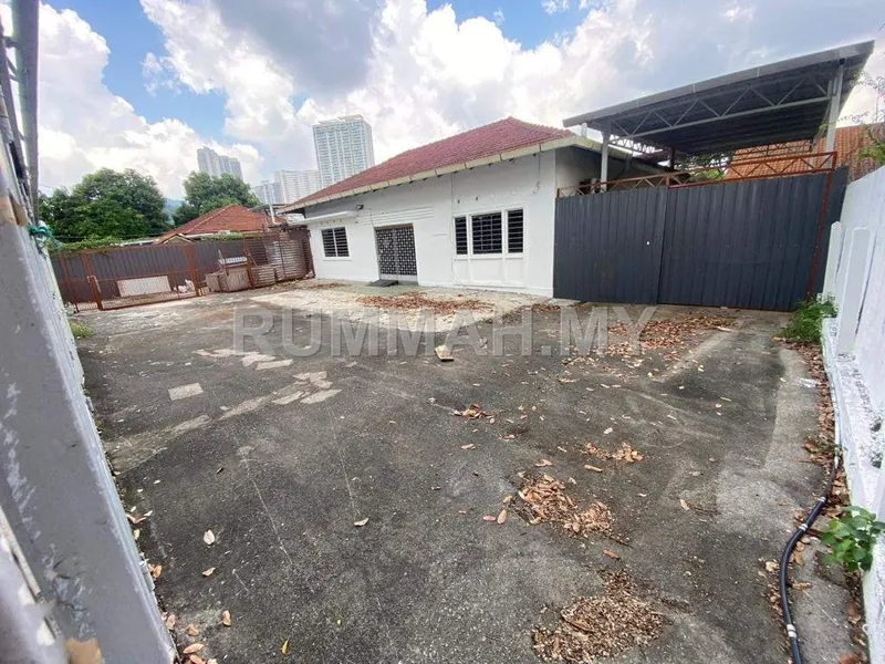Bungalow House for Rent @ Lorong Batu Lanchang, Air Itam | Unfurnished