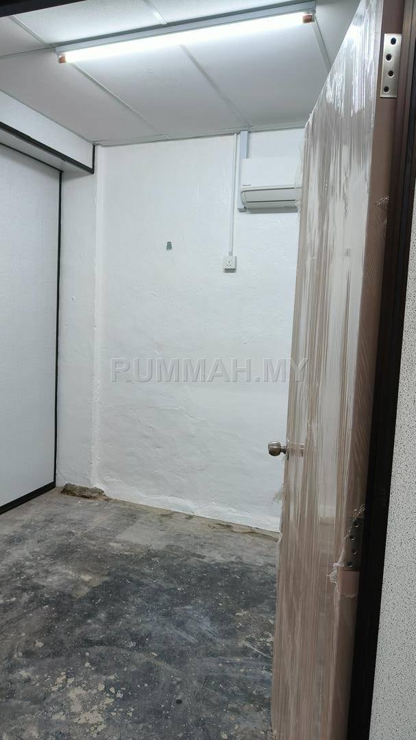 commercial in Lunas, Kedah — photo 6