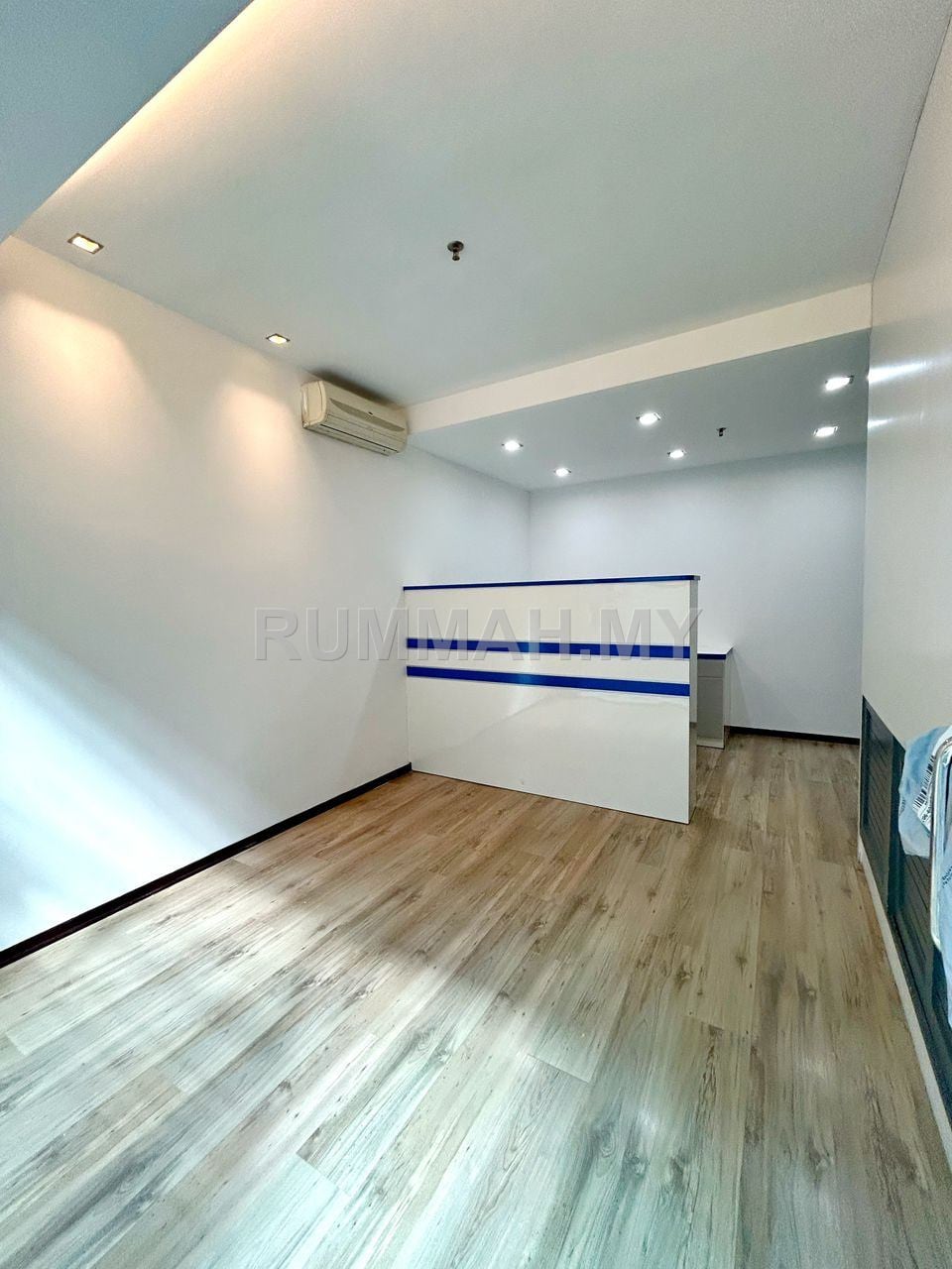 commercial in Gelugor, Penang for rent - Office @ E-Gate, Gelugor | Renovated