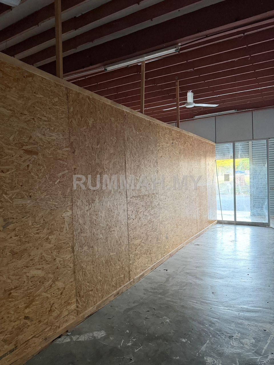 commercial in Lunas, Kedah — photo 5