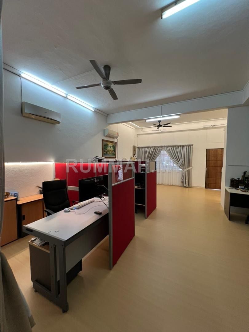 4-bedroom house in George Town, Penang for sale - 2-Storey House @ Jalan Yeoh Cheang Aun, Georgetown, Penang | Rare, Suitable Airbnb