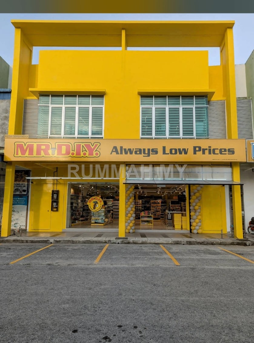 commercial in Butterworth, Penang for sale - Pusat Perniagaan Maklom 2-Storey Shoplot 1367sf@ Butterworth