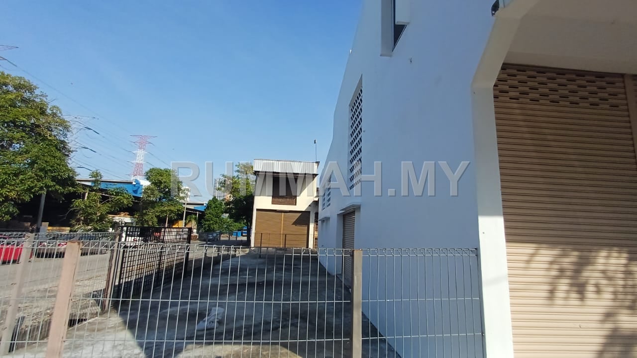 Taman Nagasari 1.5-Storey Light Industrial  Corner 