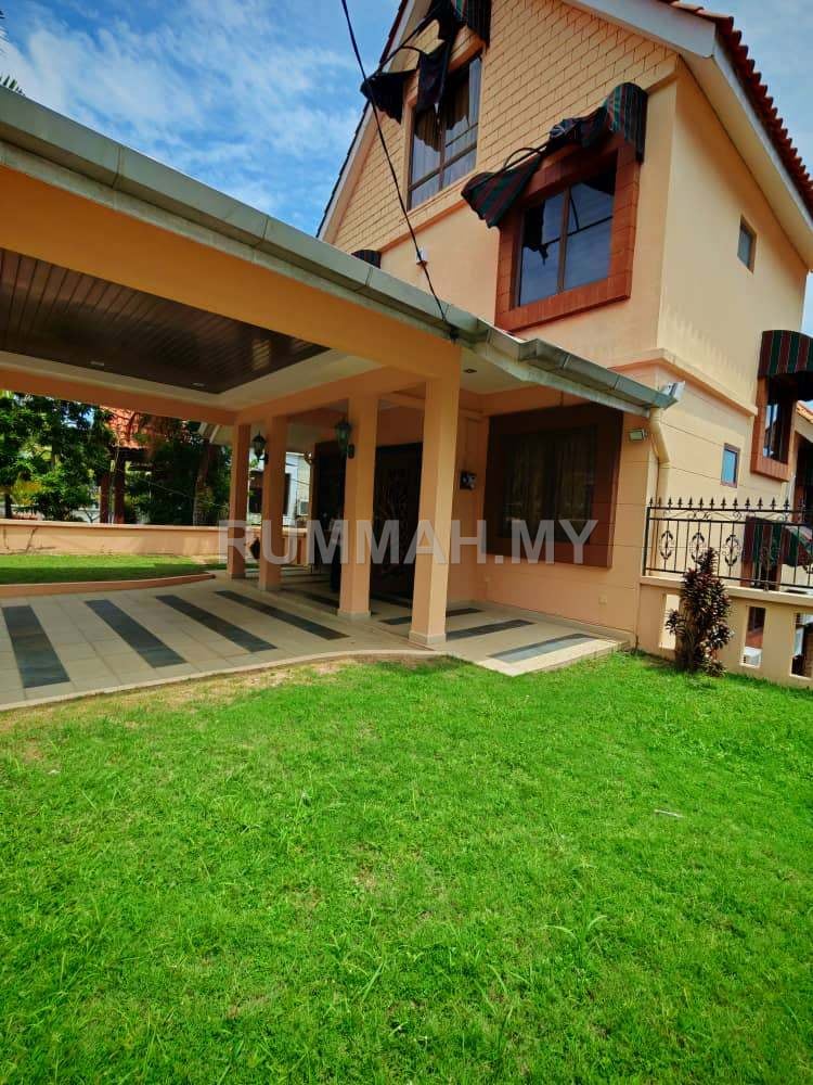 3-bedroom house in Batu Ferringhi, Penang for sale - Ferringhi Villas 
