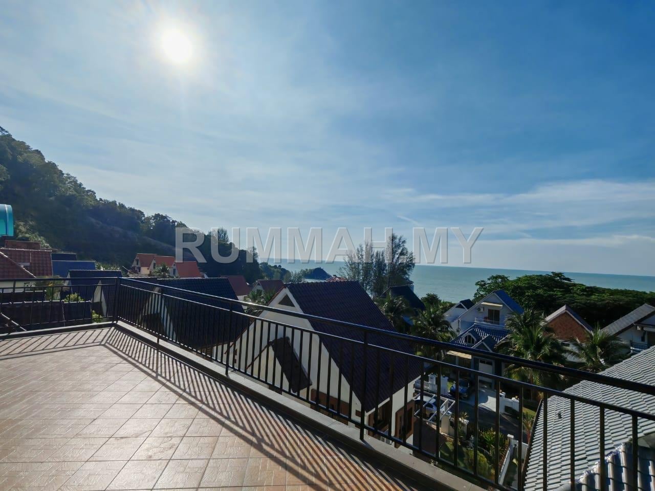 4-bedroom house in Batu Ferringhi, Penang for sale - Ferringhi Villas Bungalow featuring clubhouse amenities