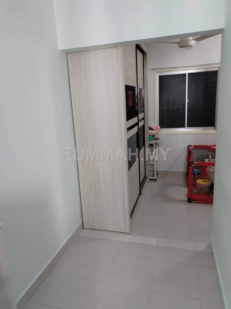 condo in Gelugor, Penang — photo 5