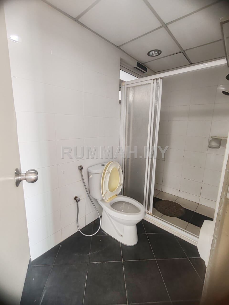 condo in Jelutong, Penang — photo 7