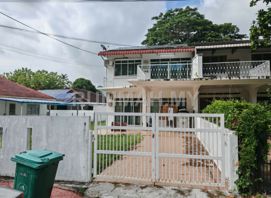 3-bedroom house in Tanjung Bungah, Penang for sale - Semi D Tanjung bungah off road 