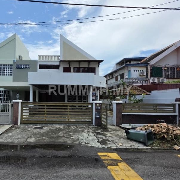 6-bedroom house in Batu Uban, Penang for sale - Taman Century 2.5-Storey Semi-D 2800sf Fully Renovated Batu Uban