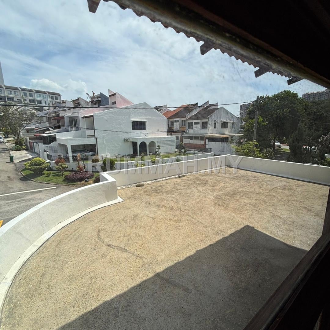 house in Batu Uban, Penang — photo 2