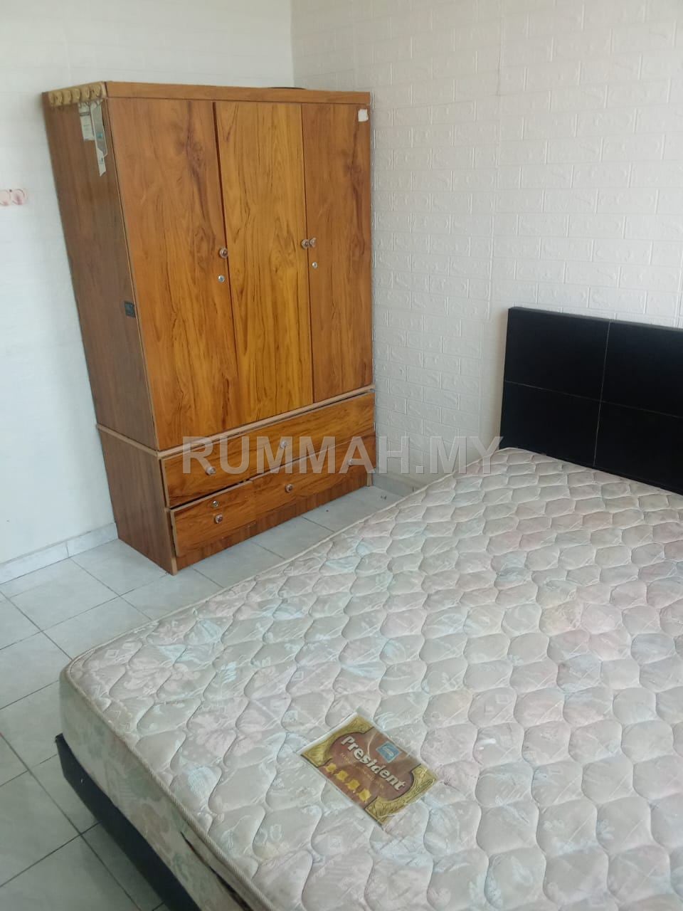 3-bedroom condo in Bukit Jambul, Penang for rent - Bj Court 