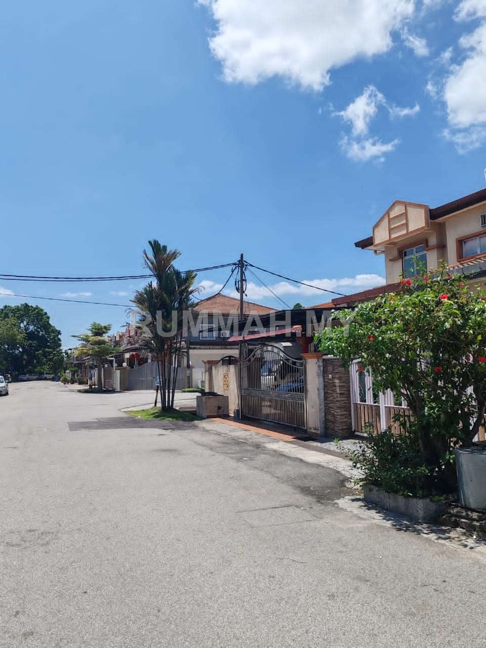 4-bedroom house in Kajang, Selangor for sale - 2 Storey Terrace House For Sale - Matured Community