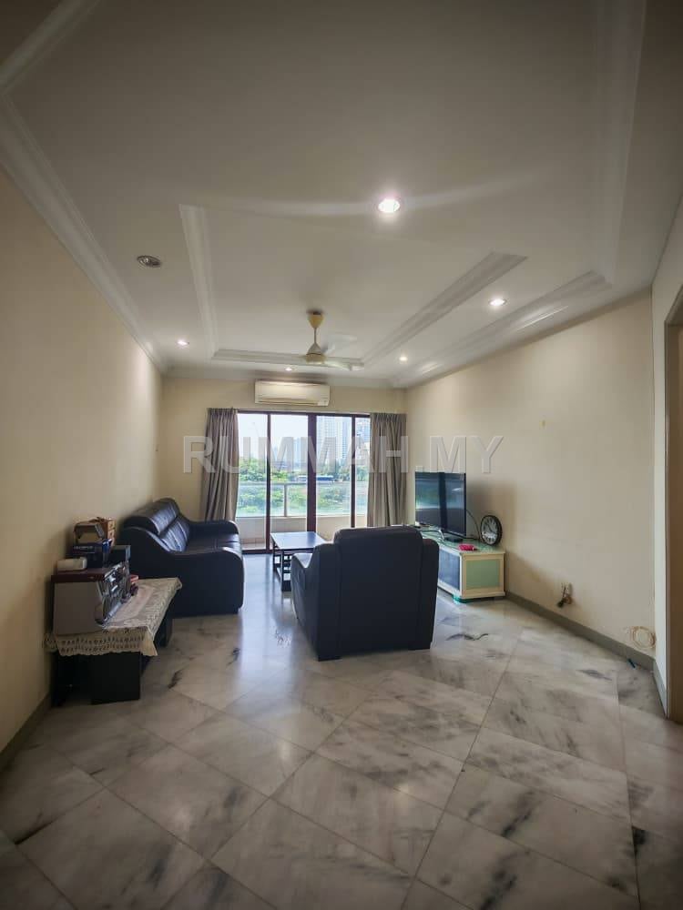 4-bedroom condo in Tanjung Tokong, Penang for sale - Tanjong Tokong unit for RENT, Move in immediately, Big unit with affordable price