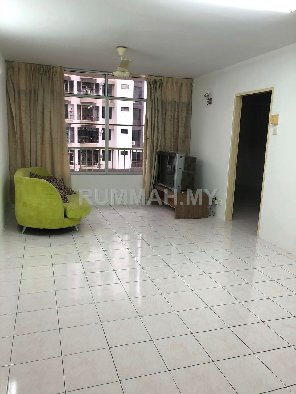 3-bedroom condo in Tanjung Tokong, Penang for rent - Taman Kristal Tanjung Tokong Fully Furnished & Renovated For Rent