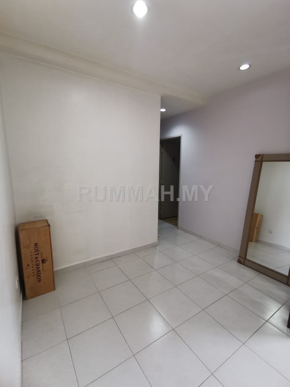 condo in Gelugor, Penang — photo 7