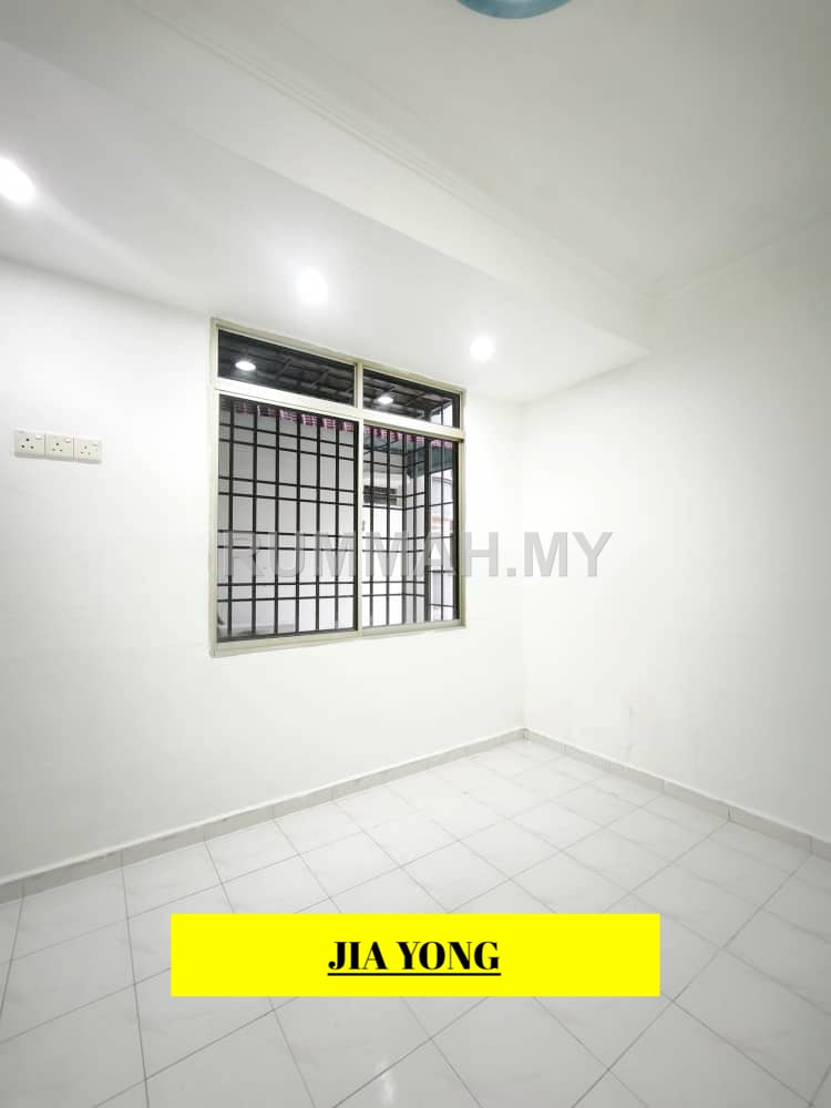 condo in Gelugor, Penang — photo 7