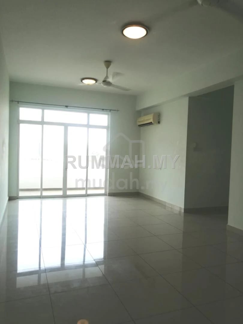condo in Teluk Kumbar, Penang — photo 5