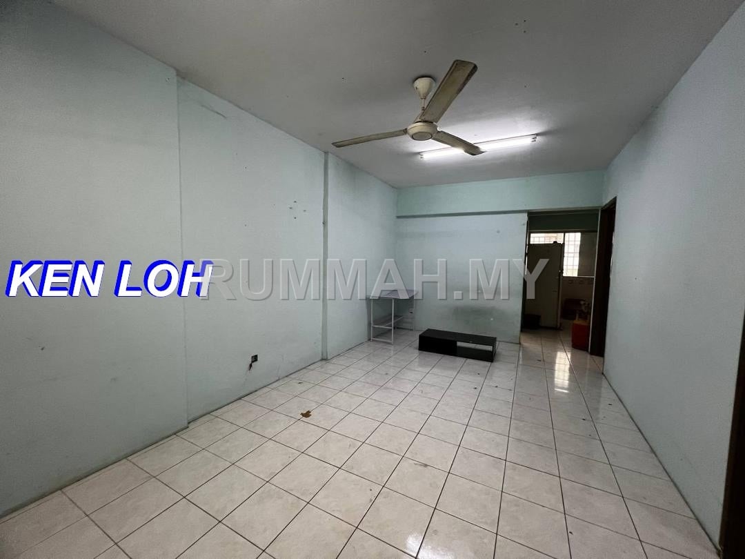 3-bedroom condo in Bayan Lepas, Penang for rent - Desa Indah Cheapest Partly Furnished Renovated At