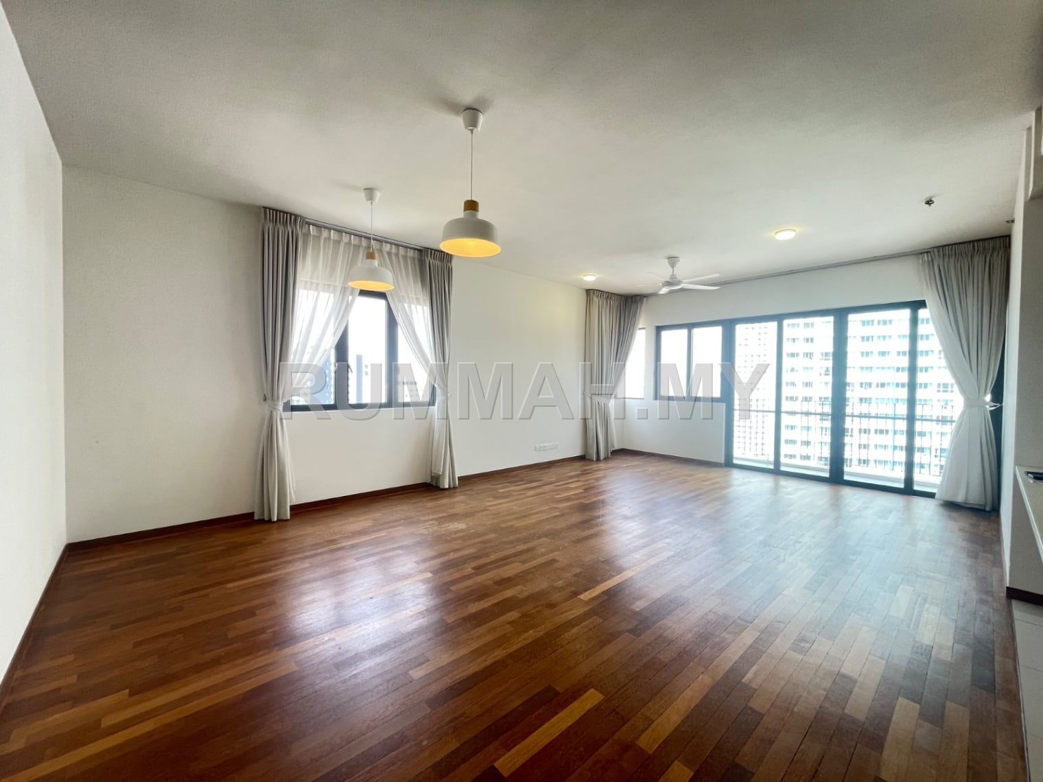 3-bedroom condo in Tanjung Tokong, Penang for rent - The Tamarind, Corner Unit High Floor @ Tanjong Tokong For Rent