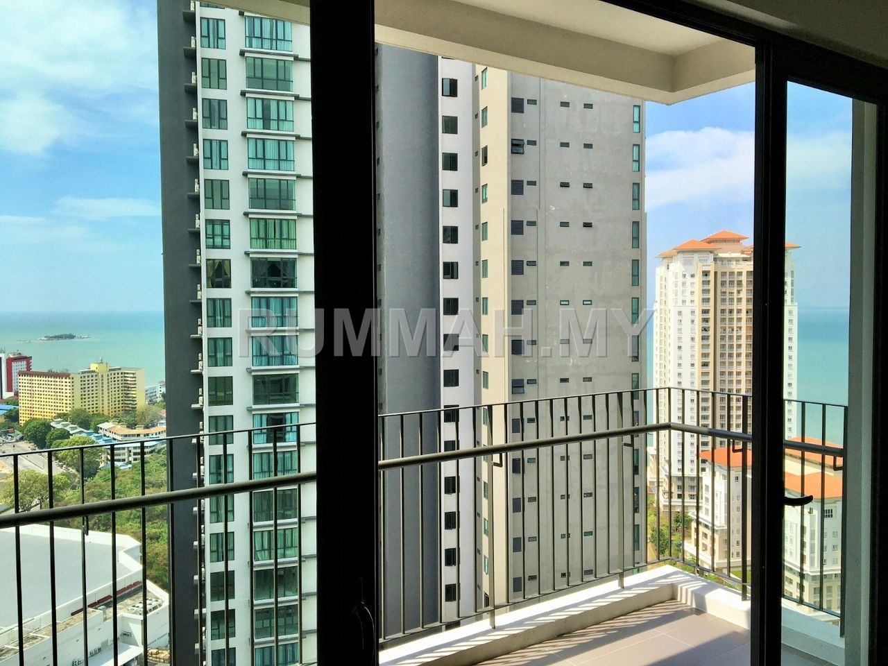 The Tamarind, near Breeza, Marinox, Straits Quay
