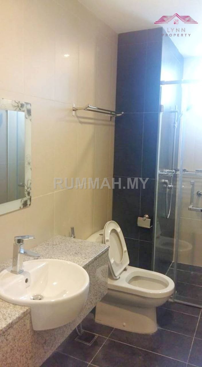 3-bedroom condo in Gelugor, Penang for sale - 🔥 Vertiq @ E-Gate – RM1.58M Nego! 2056sf, 3+1BR 3BA, 3 Car Parks, Fully Furnished & Renovated, Freehold!
