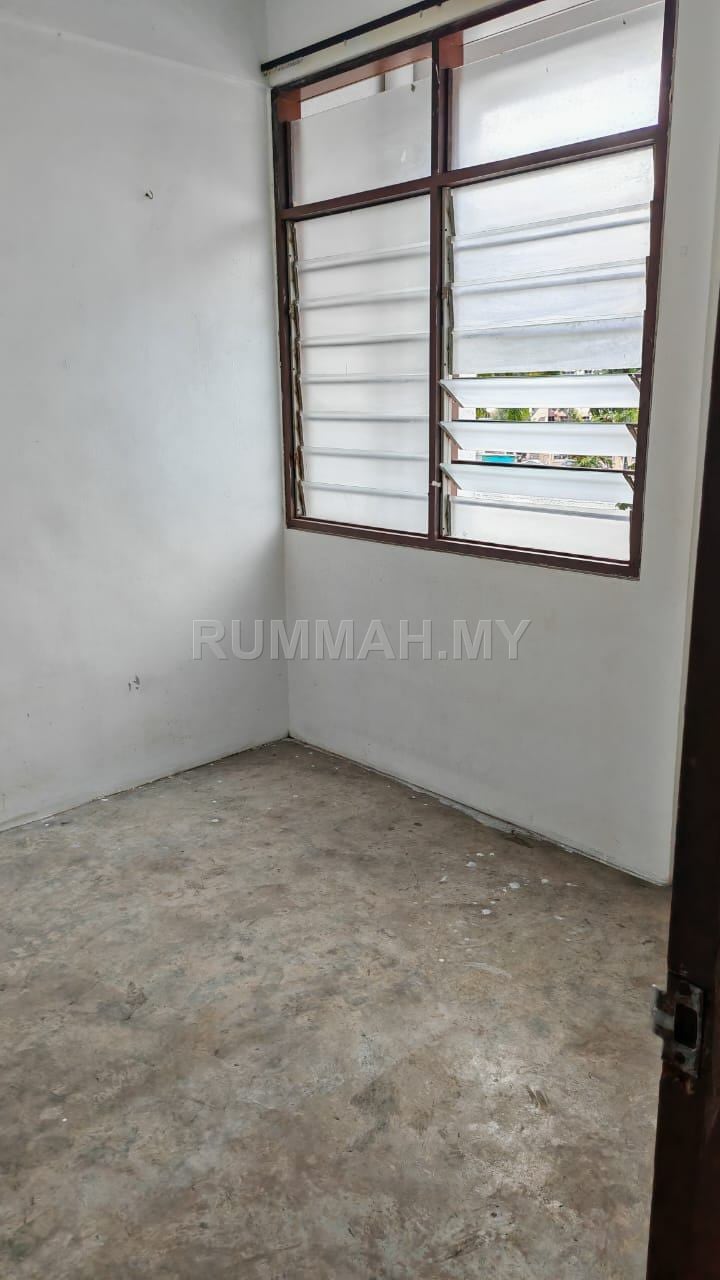 condo in Gelugor, Penang — photo 4