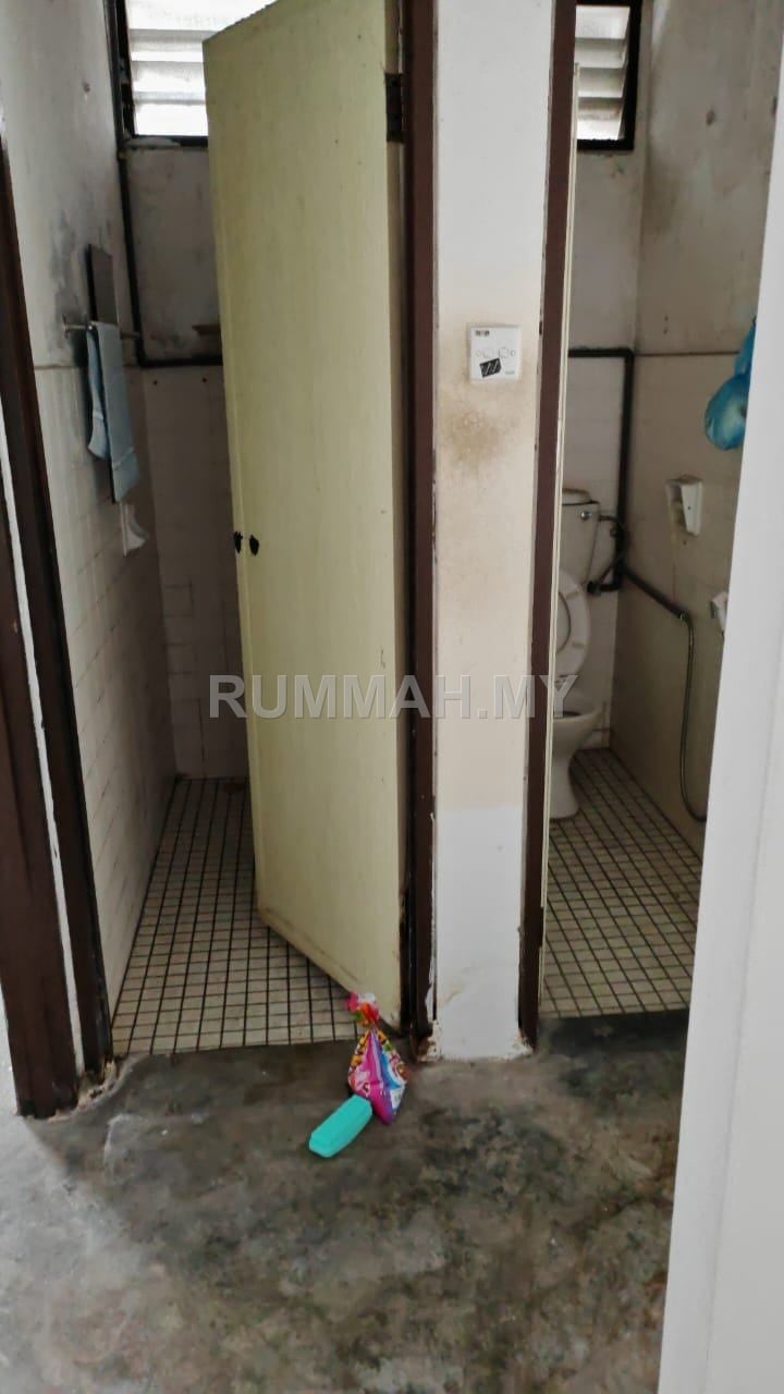 condo in Gelugor, Penang — photo 5