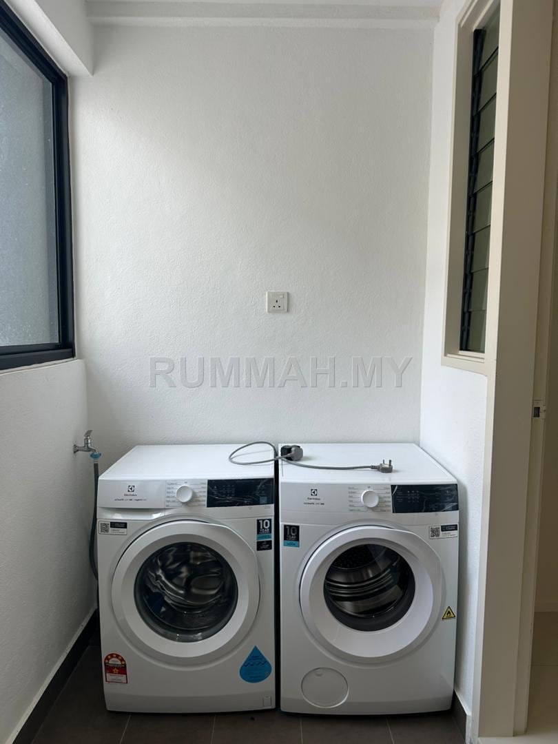 condo in Gelugor, Penang — photo 5