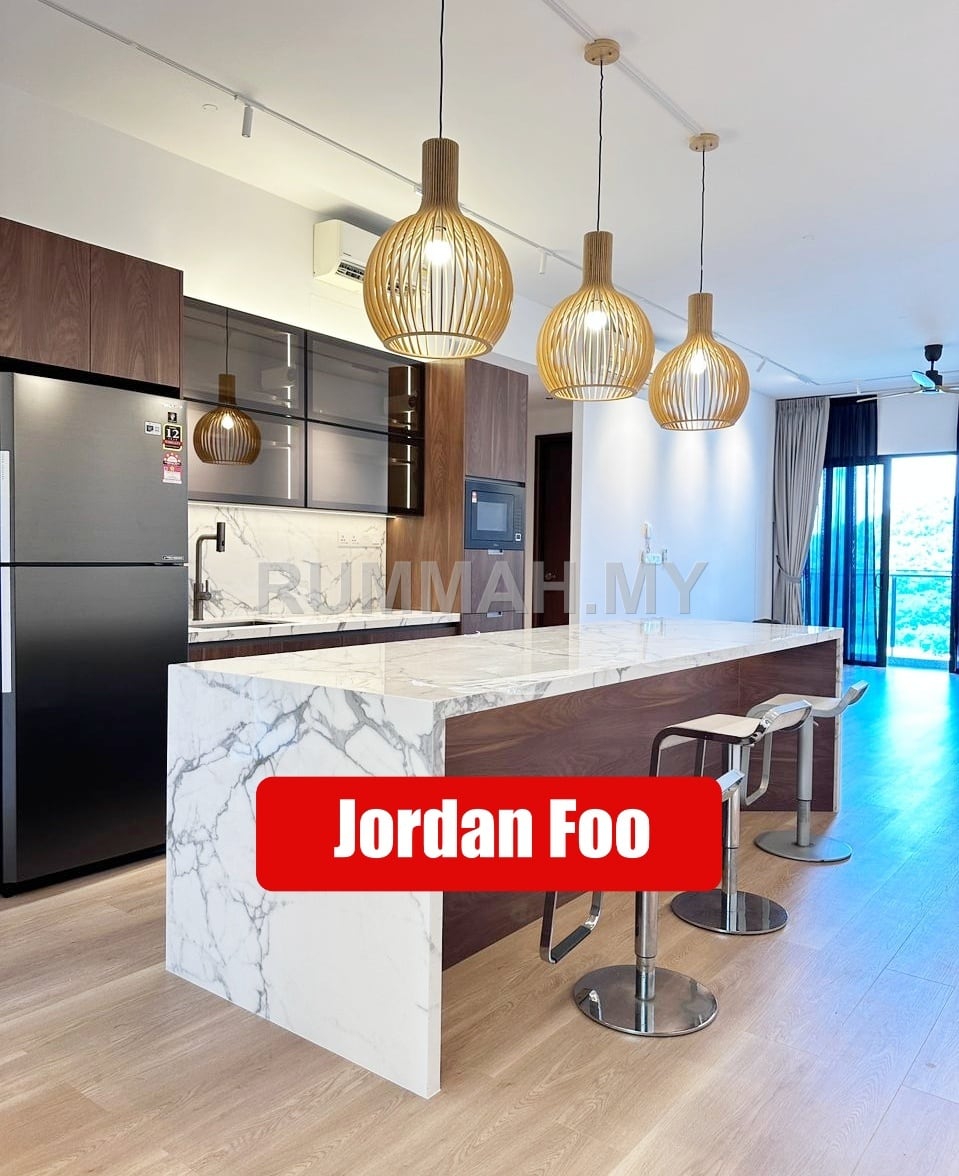 condo in Bayan Lepas, Penang for sale - Queens Residence Q1 Fully Seaview 1400sf near Queensbay Fully Renovated