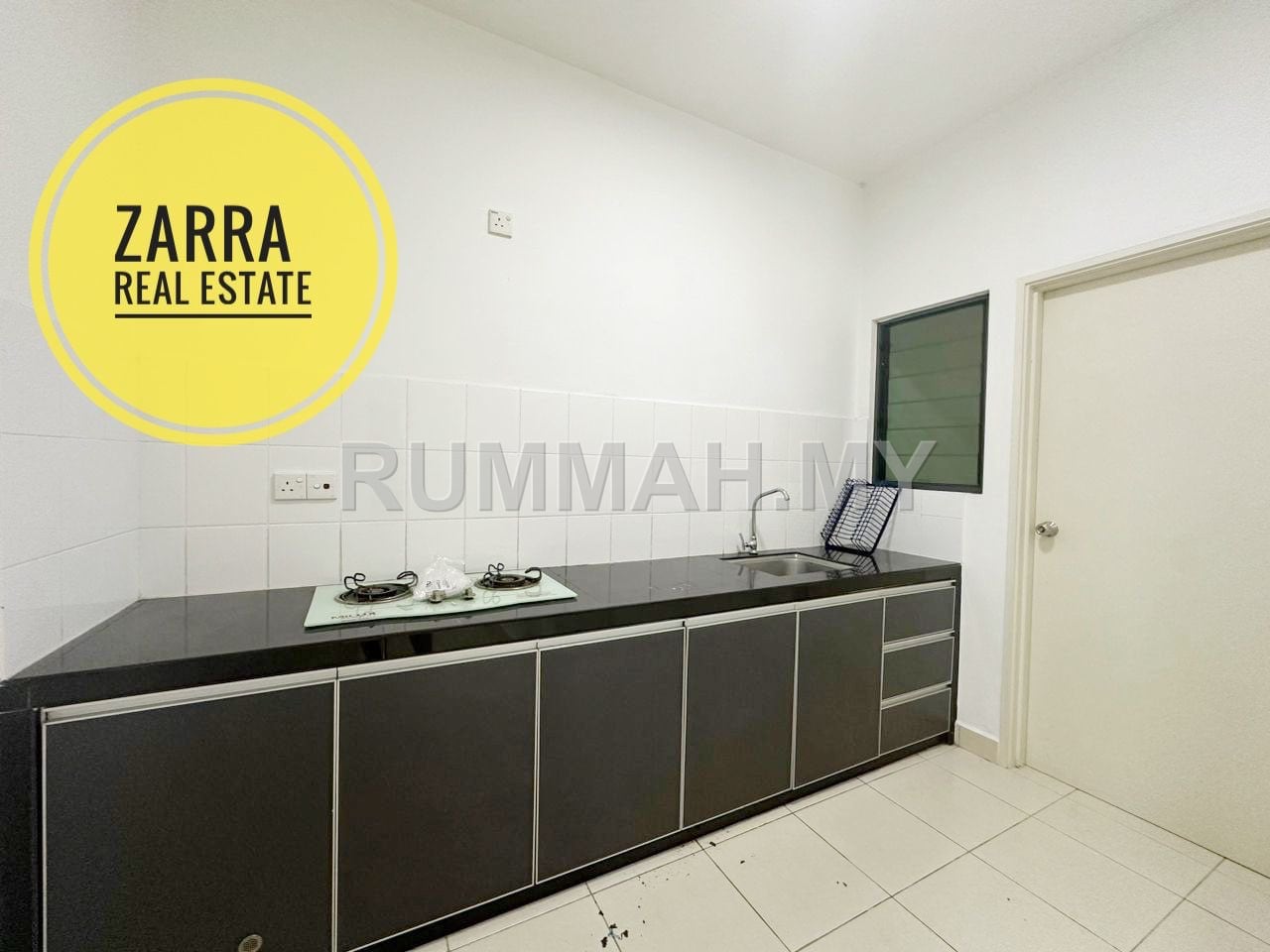 One Foresta Condominium 900Sqft Partially Renovated Unfurnished 2 Carparks