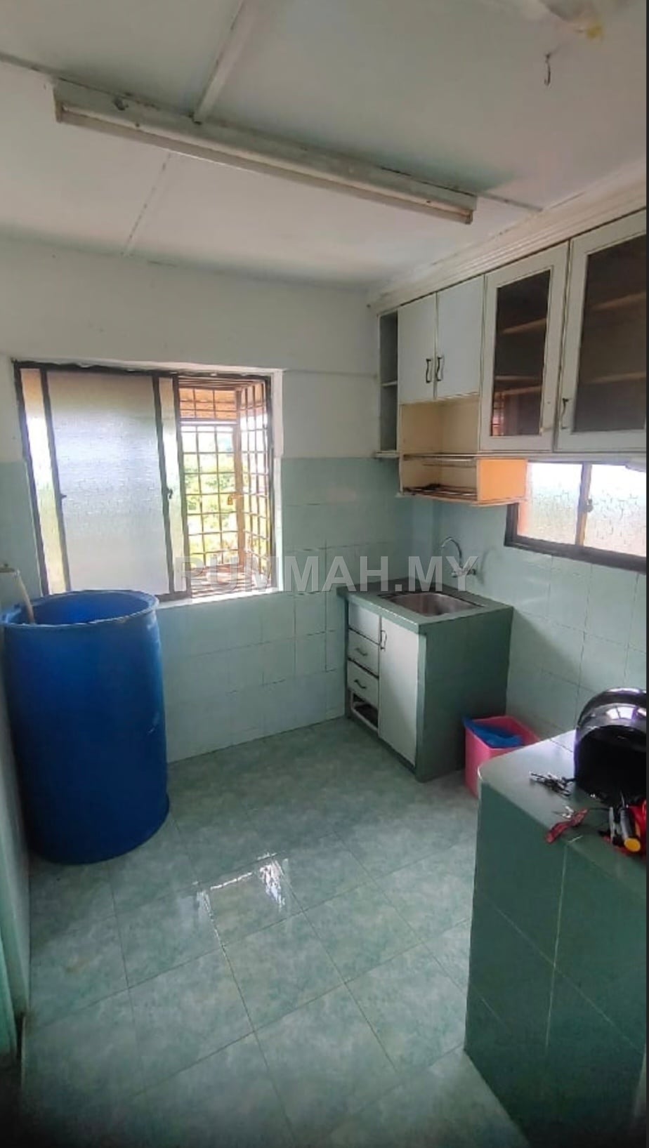 condo in Teluk Kumbar, Penang — photo 4