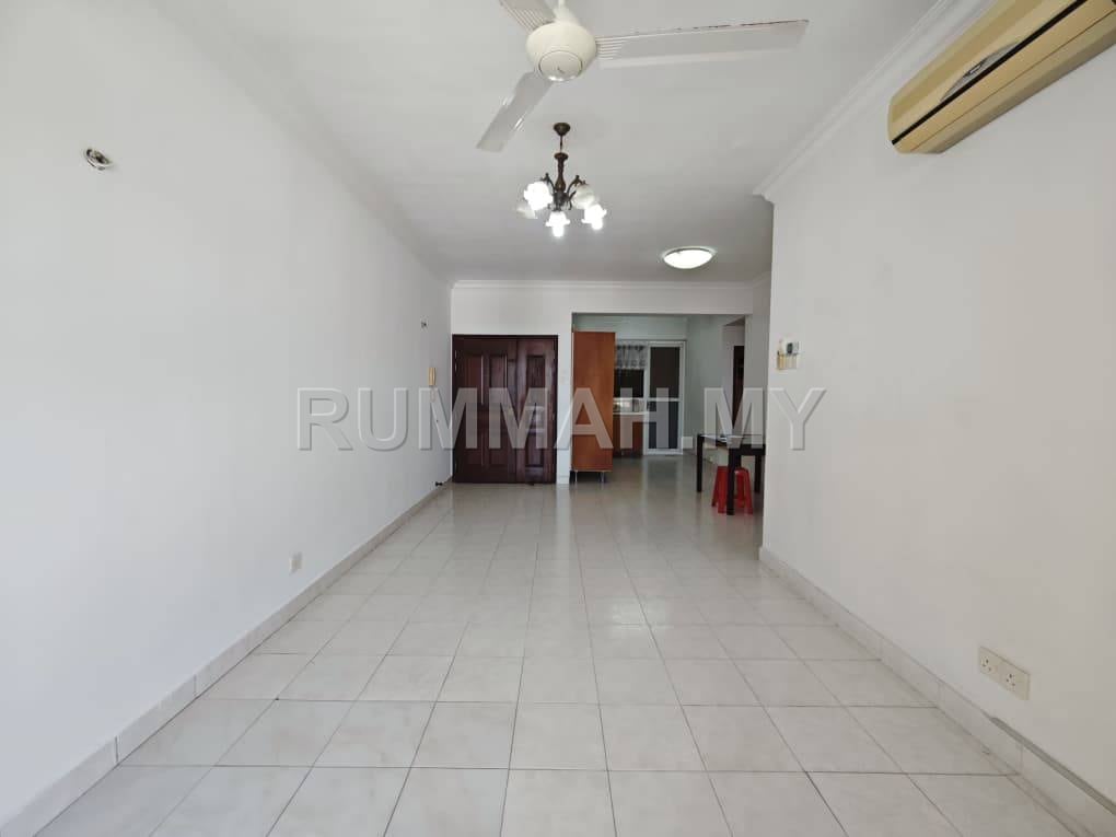 3-bedroom condo in Pulau Tikus, Penang for sale - Gurney Park ; Beside Gurney Plaza ; Basic Reno ; High Floor Unit 