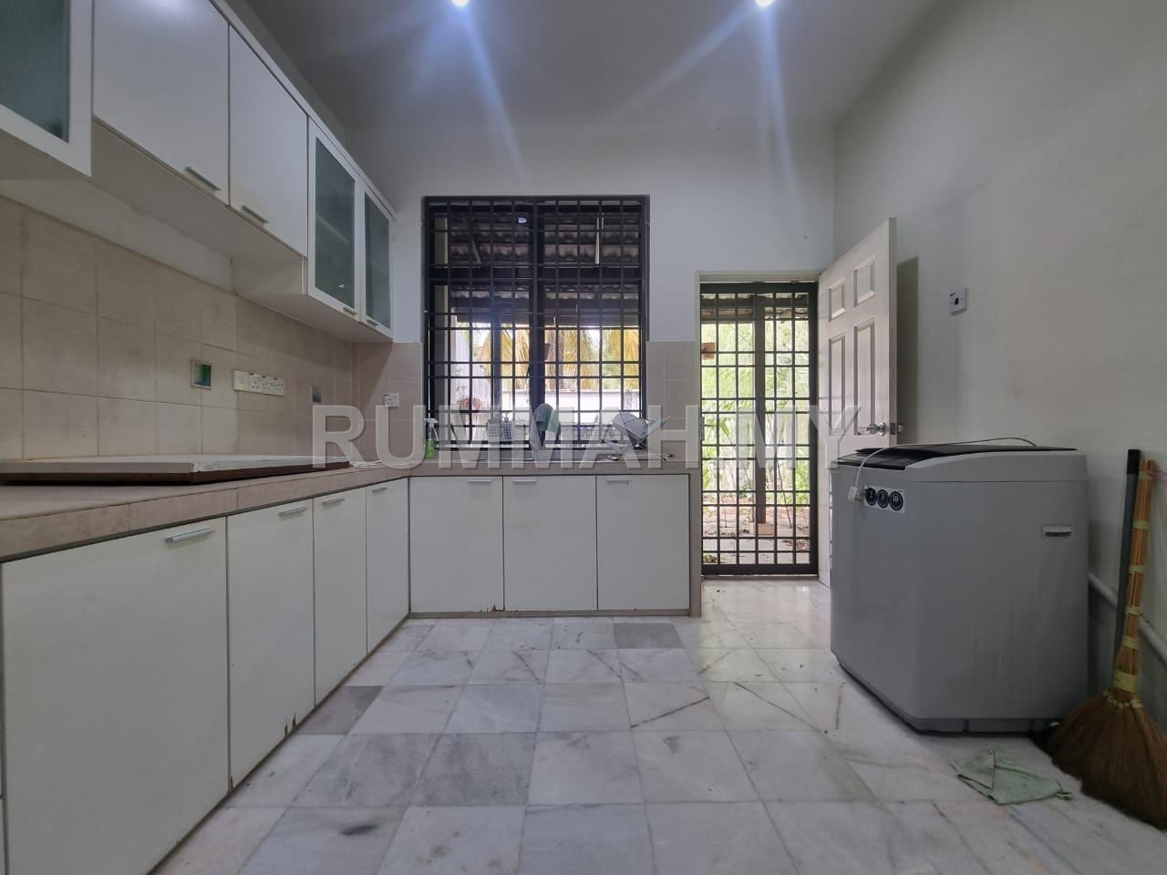 house in Batu Ferringhi, Penang — photo 3