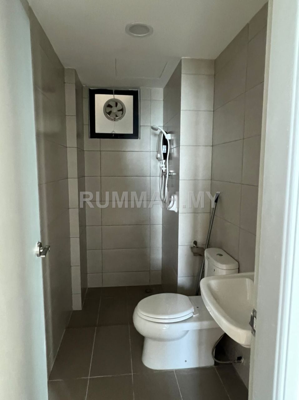 condo in Batu Ferringhi, Penang — photo 7