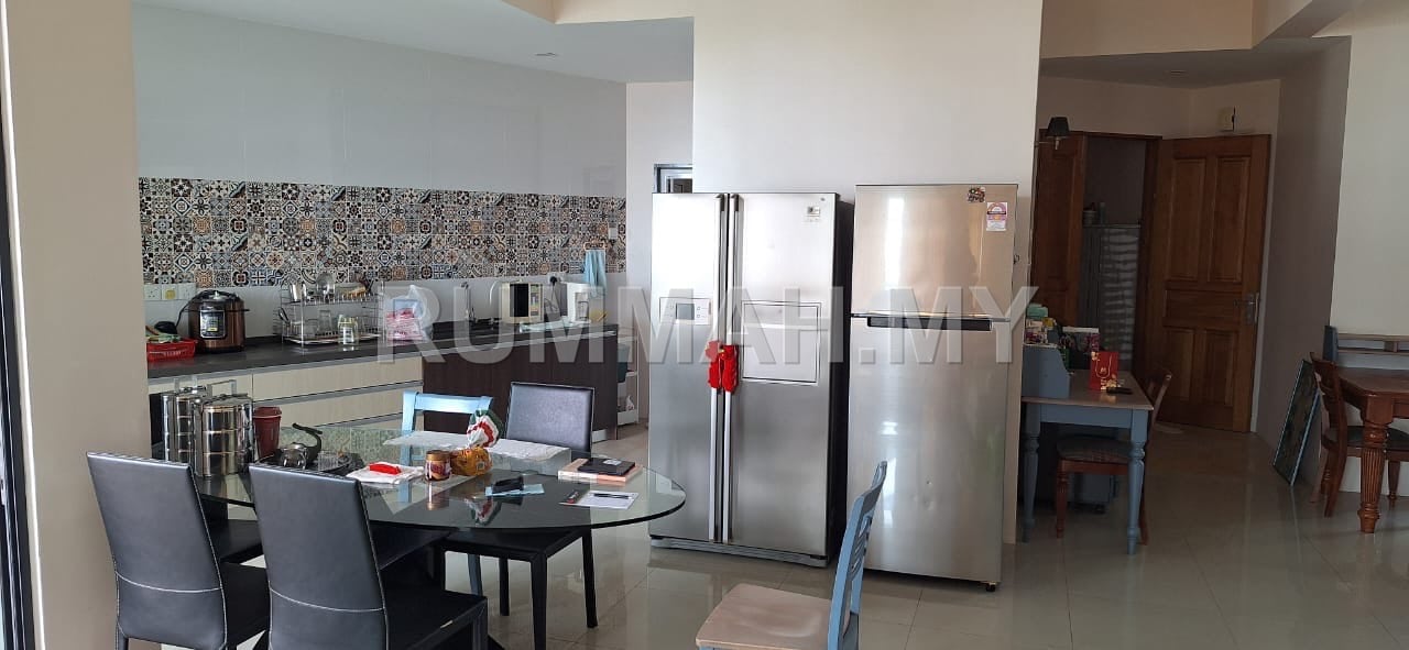 condo in Gelugor, Penang — photo 4