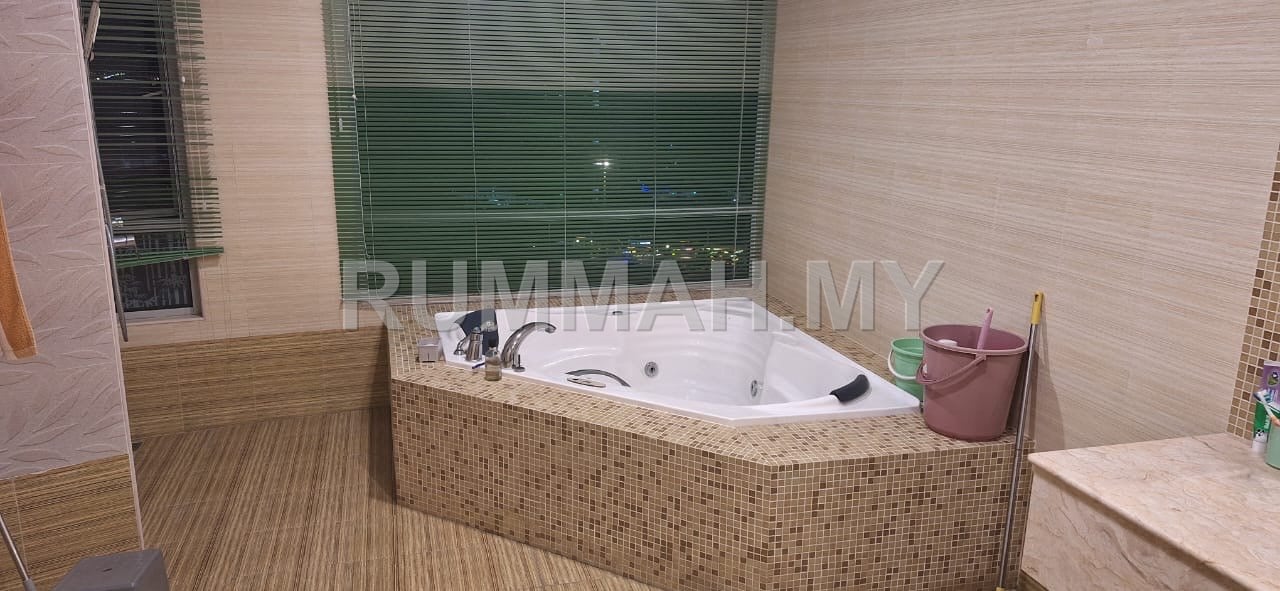 condo in Gelugor, Penang — photo 6