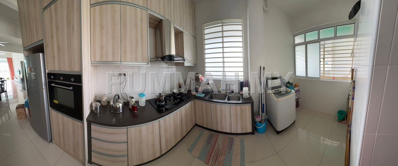 condo in Gelugor, Penang — photo 5