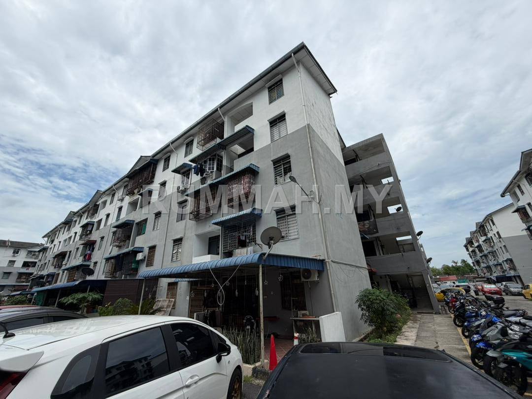 3-bedroom condo in Alma, Penang for sale - Taman Seri Janggus @ Alma Flat For Sale 📍 5 Storey Flat | Level 2 中楼层单位