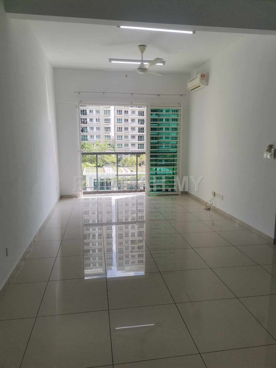One Imperial @ Sungai Ara, 3 Car Parks ,1,200sft
