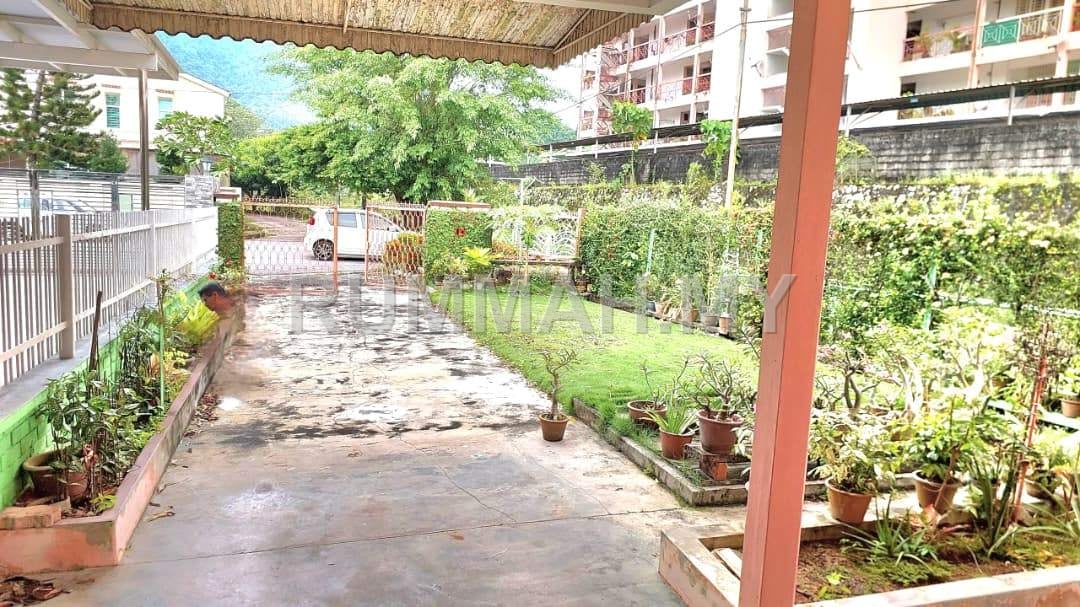 4-bedroom house in Air Itam, Penang for sale - Below Market Price Corner Unit 2 Storey Terrace House Taman Lumba Kuda 